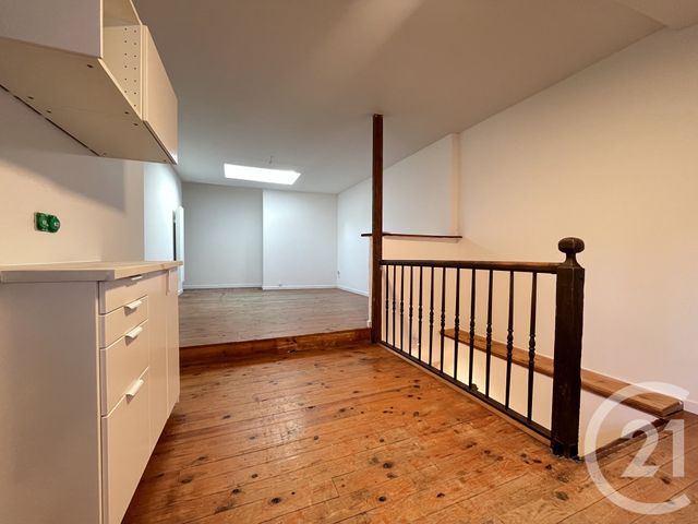 Appartement Duplex &agrave; louer - 3 pi&egrave;ces - 66 m2 - Realmont - 81 - MIDI-PYRENEES